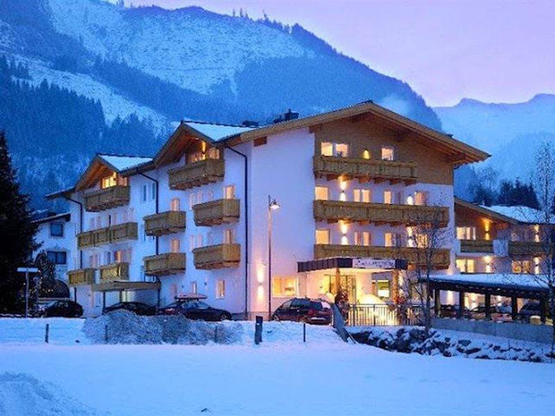 Hotel Vier Jahreszeiten By Vaya Inkl Zell Am See-Kaprun Sommerkarte Extérieur photo